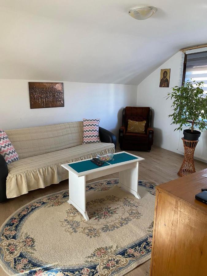 Micin Dom Apartment Pirot Bagian luar foto