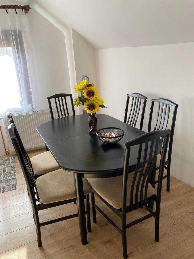 Micin Dom Apartment Pirot Bagian luar foto