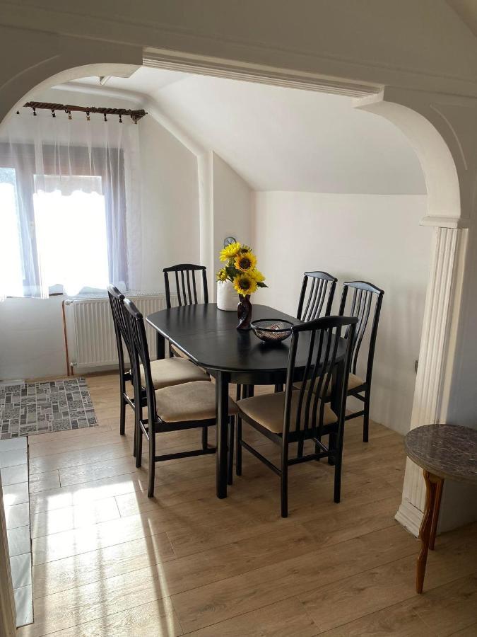 Micin Dom Apartment Pirot Bagian luar foto