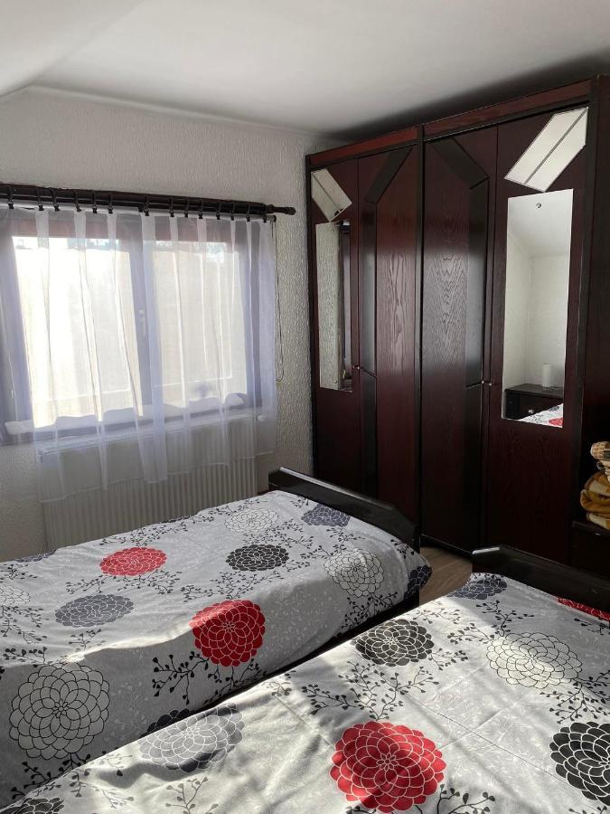 Micin Dom Apartment Pirot Bagian luar foto