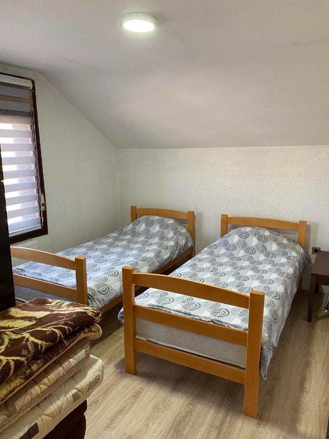 Micin Dom Apartment Pirot Bagian luar foto