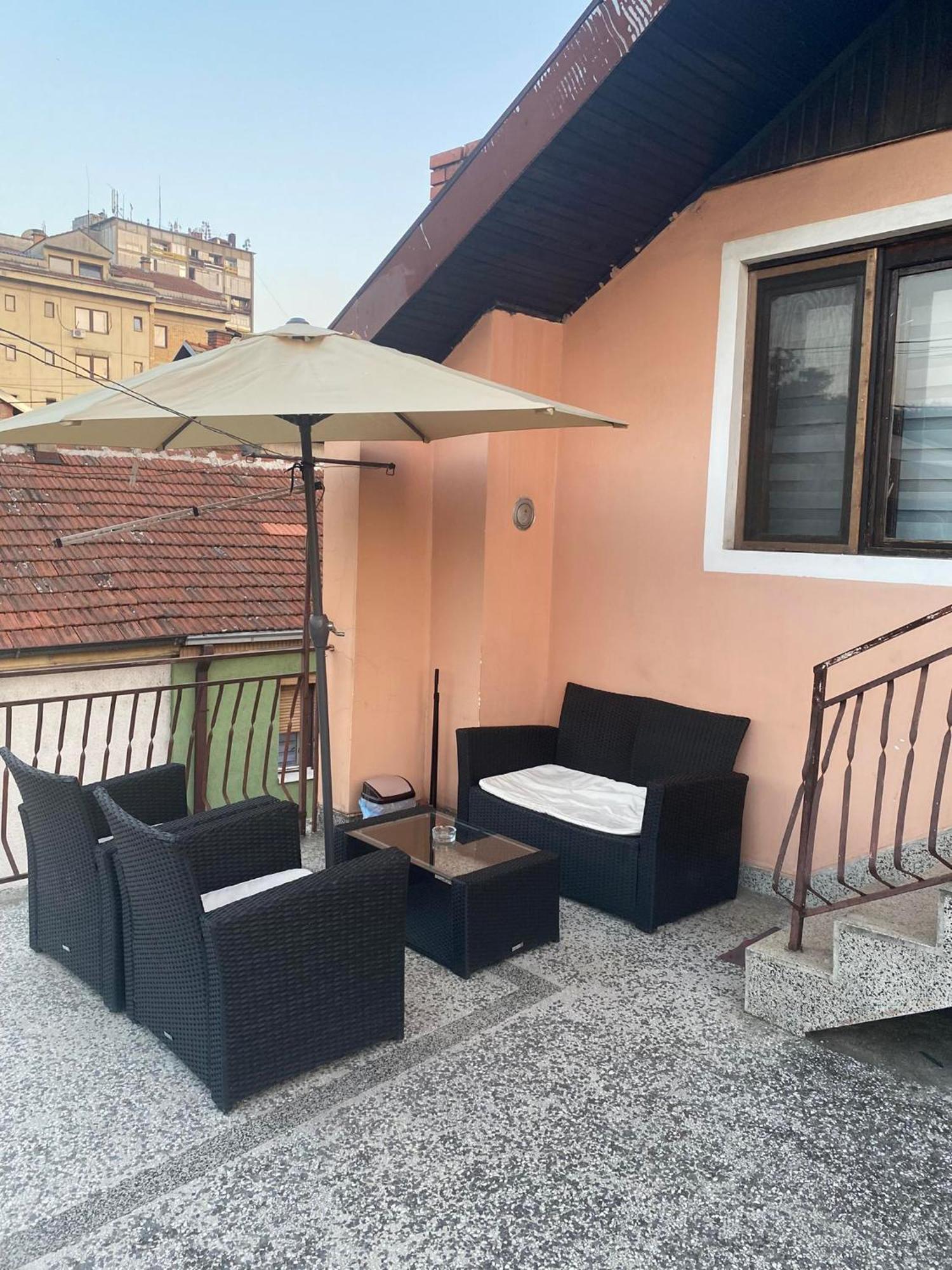 Micin Dom Apartment Pirot Bagian luar foto